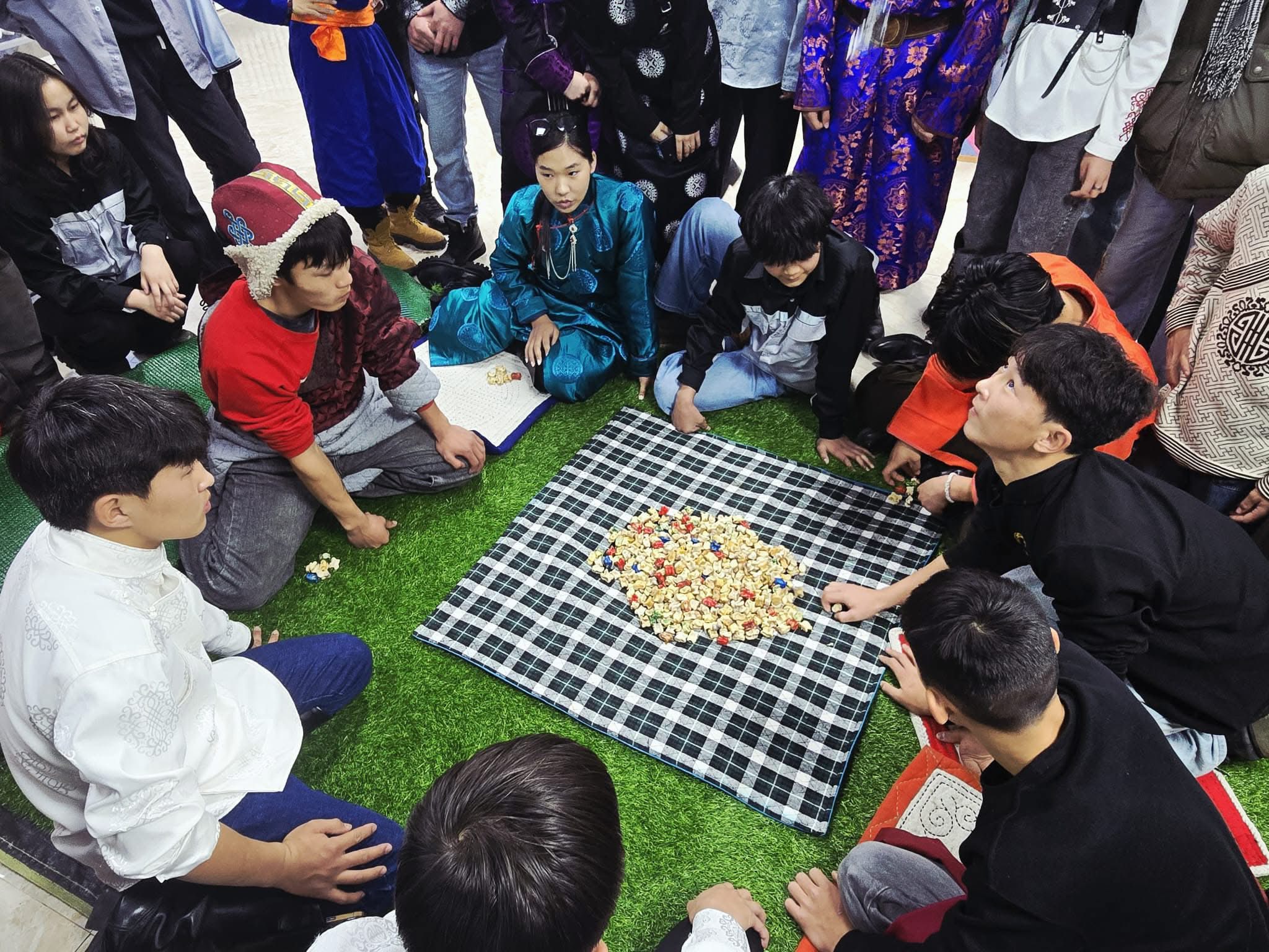 МОНГОЛЫН УЛАМЖЛАЛТ ТОГЛООМ НААДГАЙ